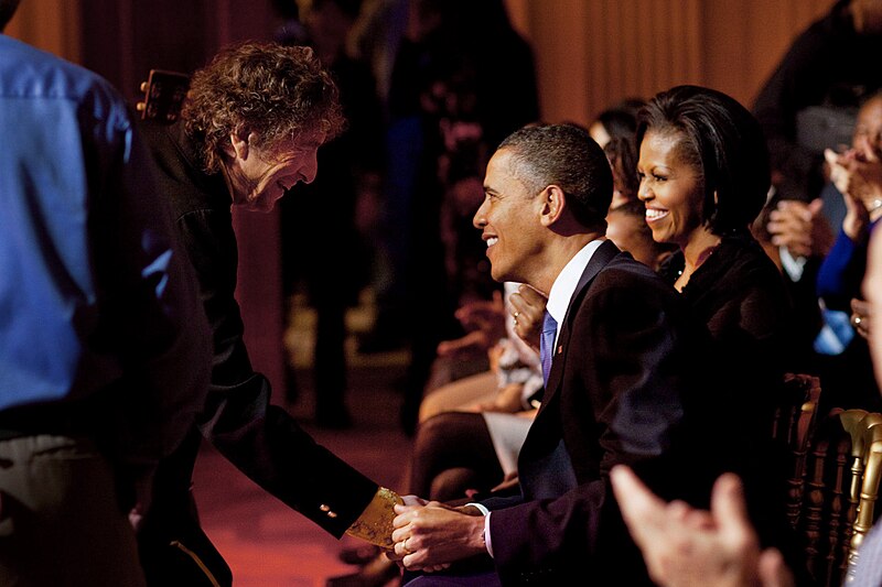 File:Dylan-Obamas-White House-20100209.jpg
