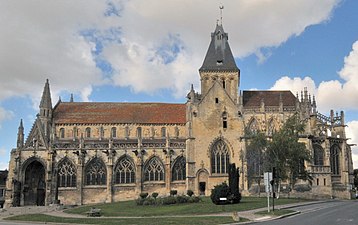 圣热尔韦-圣普罗泰教堂（法语：Église Saint-Gervais-Saint-Protais de Falaise）
