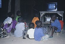 Enfants et télé au Mali.jpg