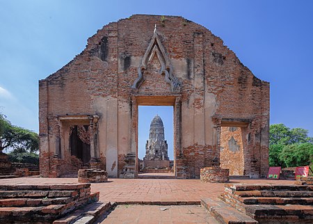 ไฟล์:Entrance_of_Wat_Ratchaburana_(Ayutthaya).jpg