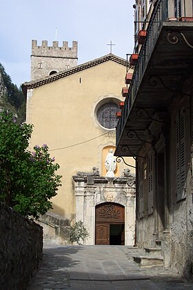 Vista de la fachada.