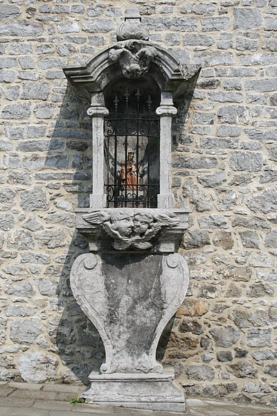 File:Erquelinnes - Vierge (Borne-potale) - JPG1.jpg