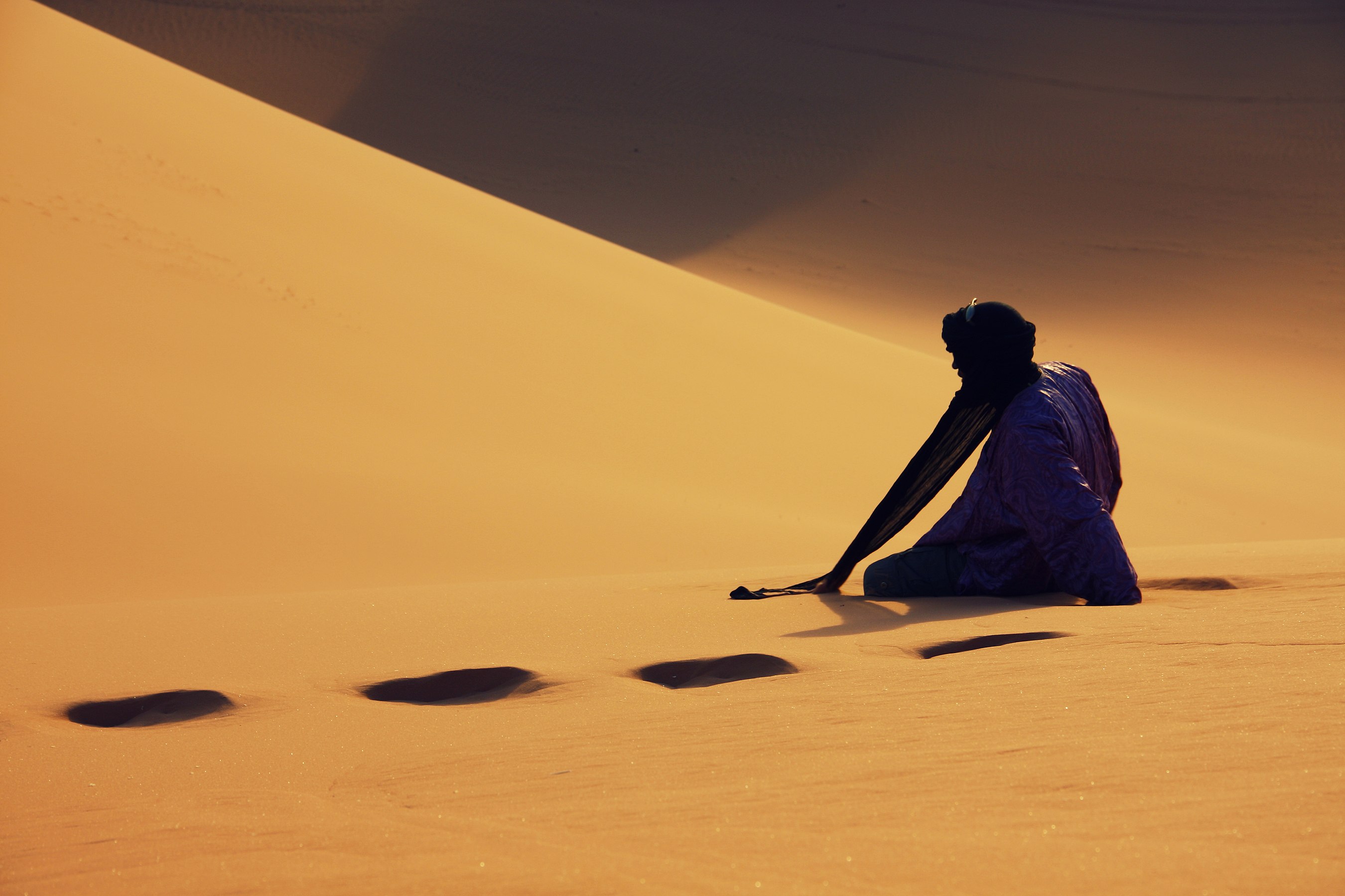 "Nomade in the desert of th Sahara" by Hamdanmourad