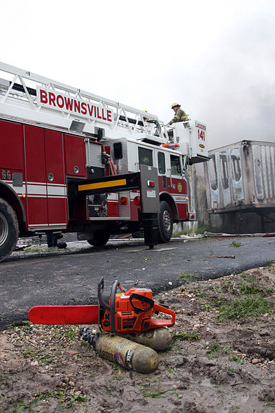 File:FEMA - 37223 - First responders at a warehouse fire in Texas.jpg