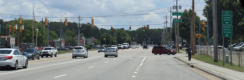 File:Fayetteville Road, Lumberton (May 2023).jpg
