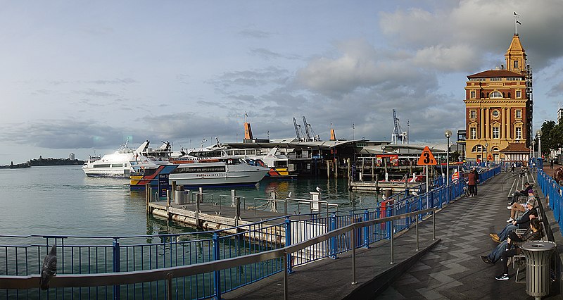 File:Ferry terminl Auckland (8) (8114186039).jpg