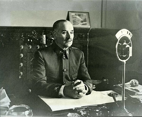 Speaking on the Seville Radio, late 1930s
