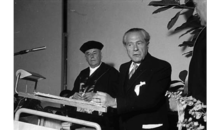 Ludwig Strecker Jr. (right) (Source: Wikimedia)