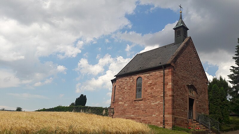 File:Friedhofskapelle in Impfingen 05.jpg