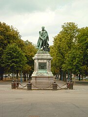 Statut du Général Drouot à Nancy, cours Léopold