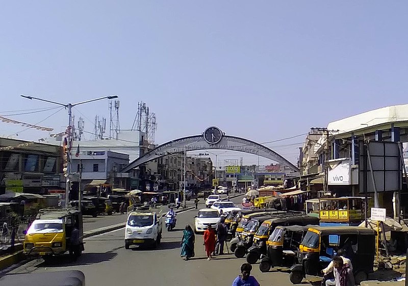 File:Gandhidham Gate.jpg