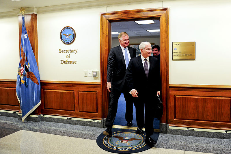 File:Gates leaves 3E880 for the last time as SecDef.jpg