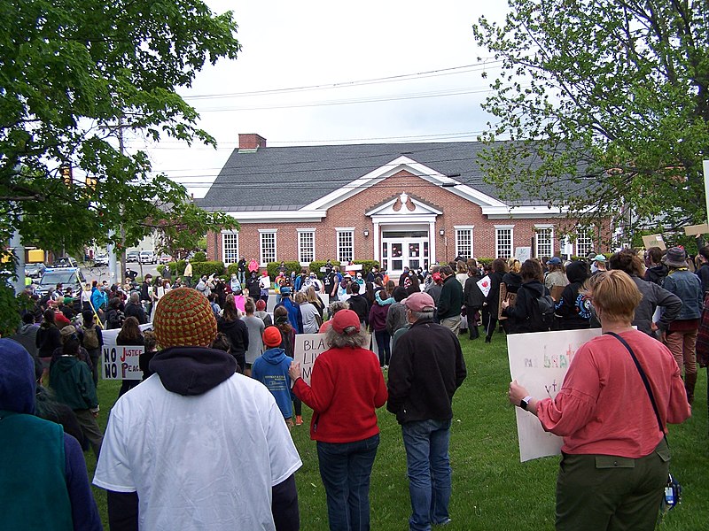 File:George Floyd protest in Rockland, ME (100 0486).jpg