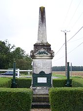 Monument aux morts de Gressey (voir en agrandissant l'image le nom et l'âge des condamnés).