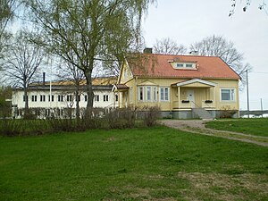 Byggnaden "Gula villan" tillhörande Västerås flygande museum och I 18/F 1 kamratförening.