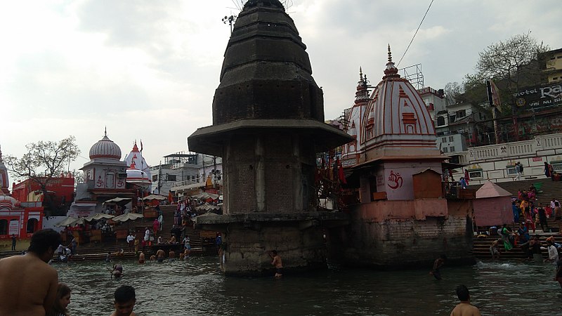 File:Har ki Pauri, Ganga river, Haridwar 4.jpg