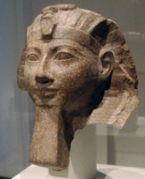 Hatshepsut02-AltesMuseum-Berlin.png