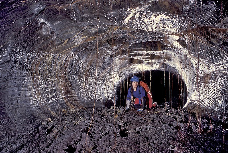 File:Hawaiian lava tube.jpg