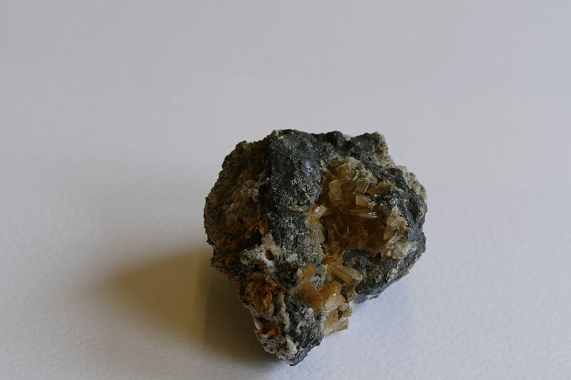 File:Hemimorphite and Galena 01.jpg