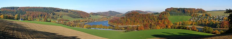 File:Herbst im Sauerland.jpg