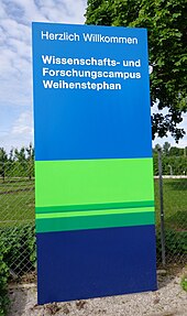 Hinweistafel am Rande des Campus Freising-Weihenstephan