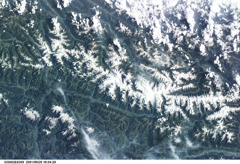 File:ISS002-E-8399 - View of Switzerland.jpg