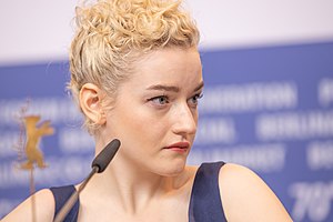 Julia Garner