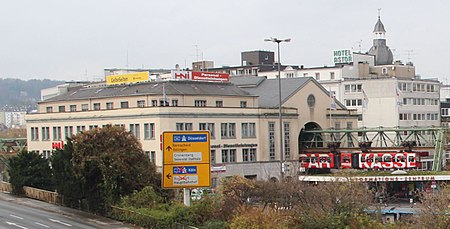 Köbo Haus und Schwebahnstation Döppersberg aus südöstlicher Blickrichtung