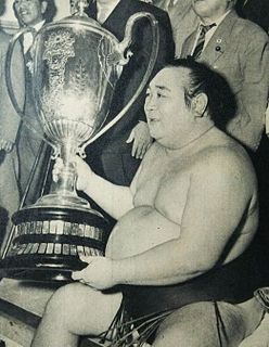 Kagamisato Kiyoji Sumo wrestler