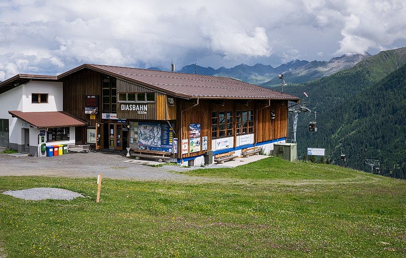 File:Kappl - Bergstation Diasbahn 02.jpg