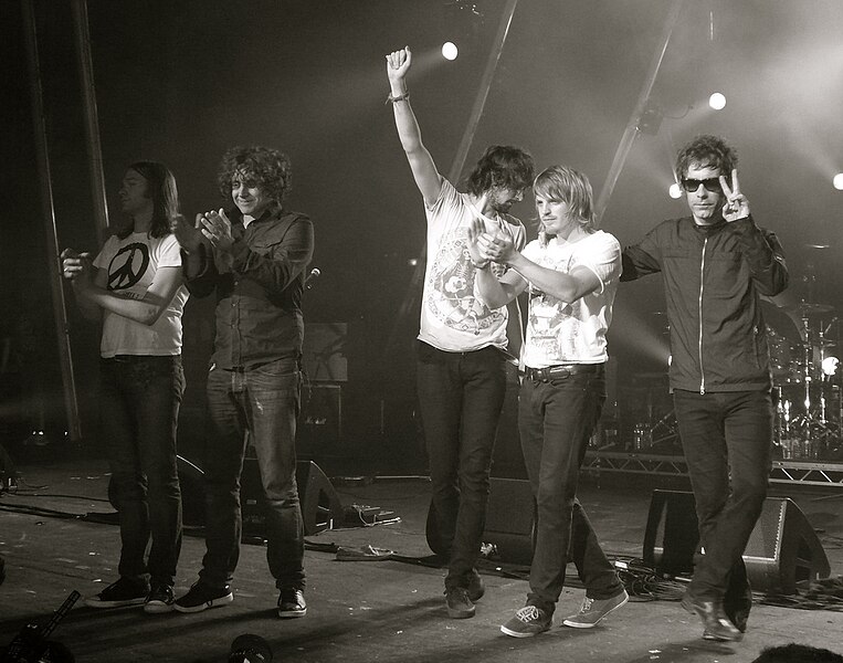 File:Kasabian at Brixton Academy 2009.jpg