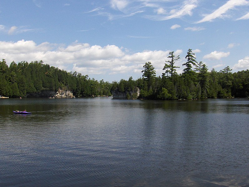 File:Lake, Rockwood Conservation Area.,.jpg