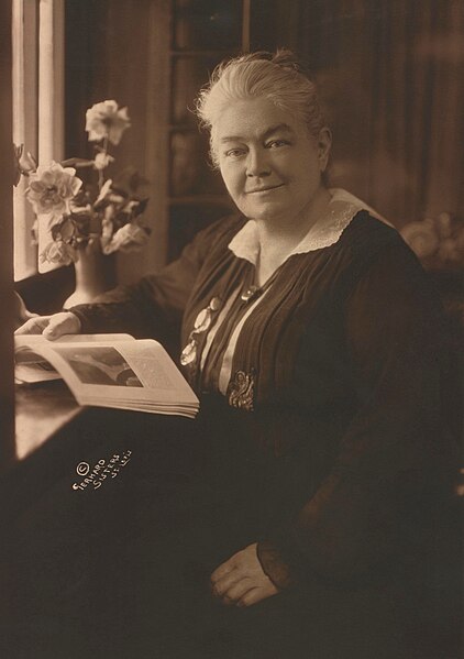 File:Laura Clay by the Gerhard Sisters, 1916.jpg