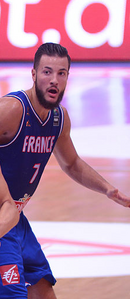 Joffrey Lauvergne, 2009'dan 2012'ye kadar Chalon-sur-Saône oyuncusu, Fransız uluslararası ve şu anki NBA oyuncusu