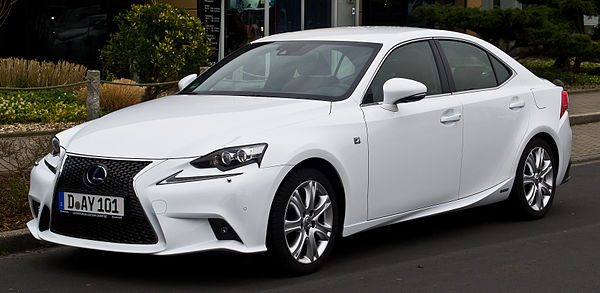 Lexus IS 300h F Sport (AVE30)