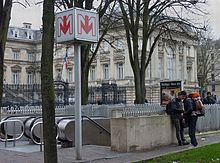 Un Chti tour dans les musées bières-frites (danlnor) 220px-Lille%2C_m%C3%A9tro_R%C3%A9publique_-_Beaux_Arts_J1