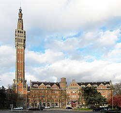 Budova radnice s věží
