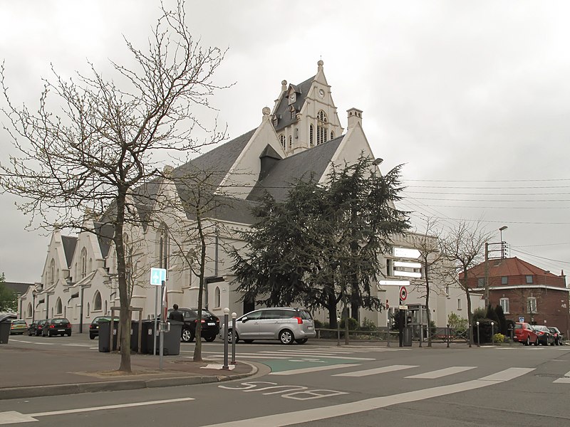 File:Linselles, waarschijnlijk de kerk foto2 2013-05-10 14.49.jpg