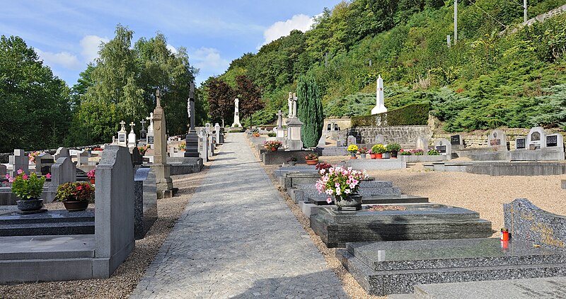 File:Luxembourg Sichenhaff cemetery 01.jpg