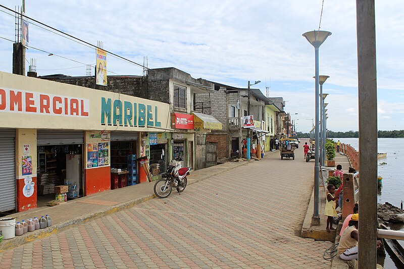 File:Malecón de Borbón.jpg