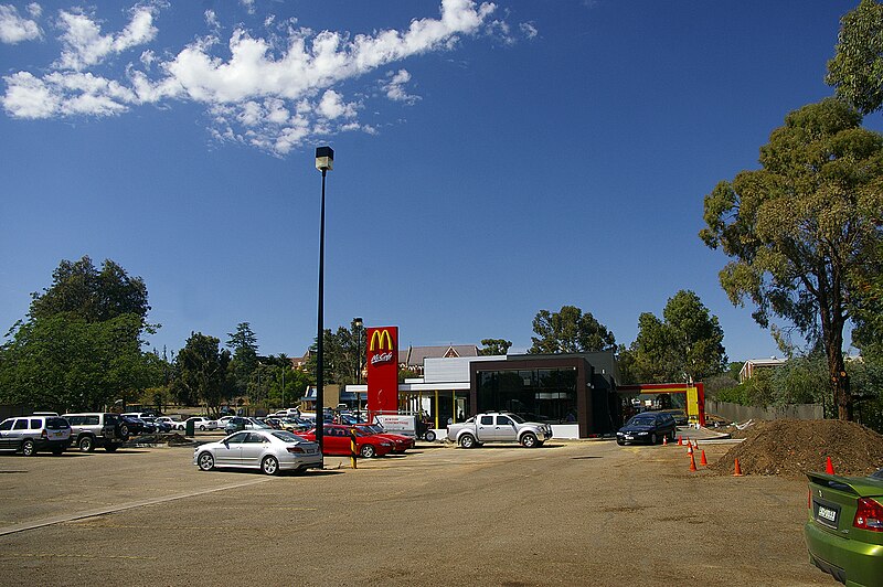 File:McDonalds Wagga Wagga (Fox Street).jpg