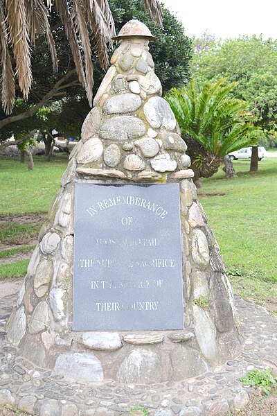 File:Memorial to those who laid down their lives for their country, Port Alfred. 01.jpg