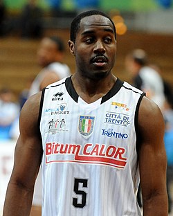 Michael Umeh - Aquila Basket Trento 2012.JPG