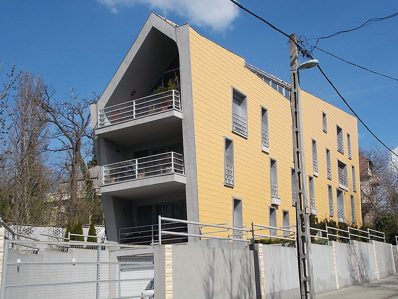 File:Modern house from W. - Budapest, 12th district. Toth Lőrinc St., - 29.JPG