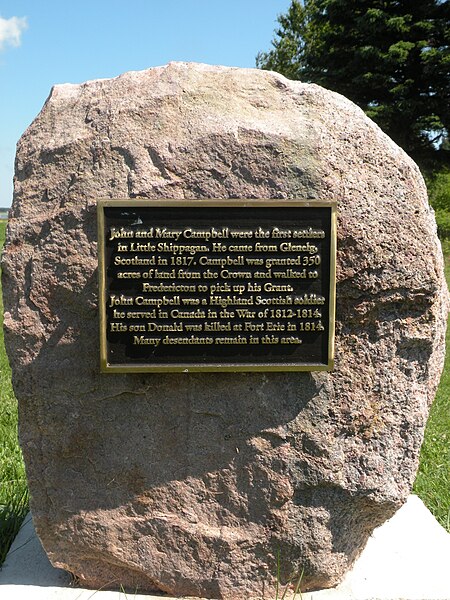 File:Monument John et Mary Campbell Sainte-Cécile.JPG