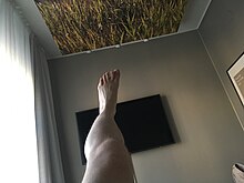 My unhappy foot (42795619590).jpg