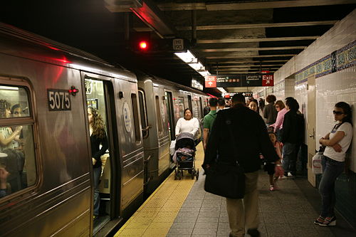 Метрополитены сша. Американское метро в Нью-Йорке. Станции метро Нью Йорка. Метрополитен Нью-Йорка. Метро Нью-Йорка 2023.
