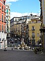 Un autre point panoramique de la place, avec la fontaine