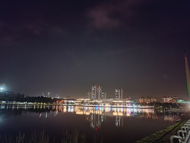 Night in Putrajaya Lake (230324).jpg