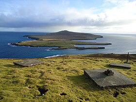 Vista da ilha de Noss a partir da ilha de Bressay